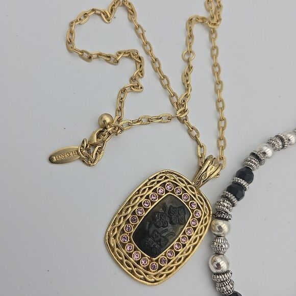 Two Necklaces By George Golden Tone Camio And Silver Tone - Picture 5 of 8